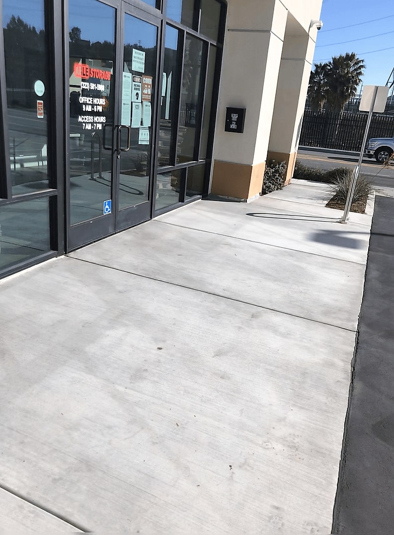 Driveway & Sidewalk Cleaning